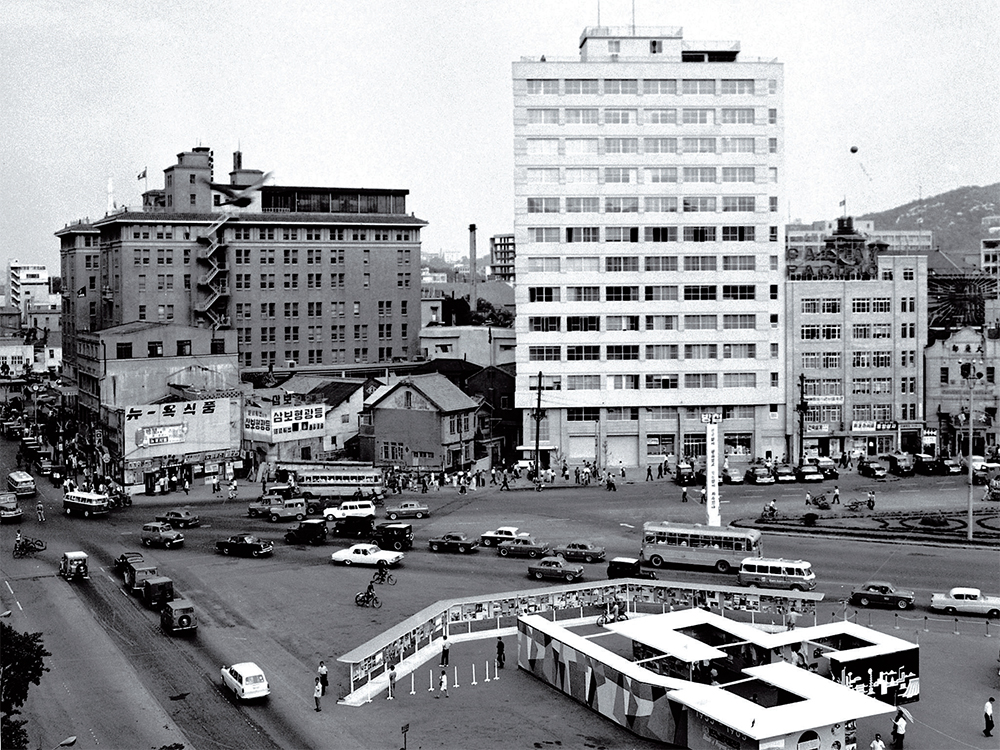 <사진1> 1965년 서울광장.
