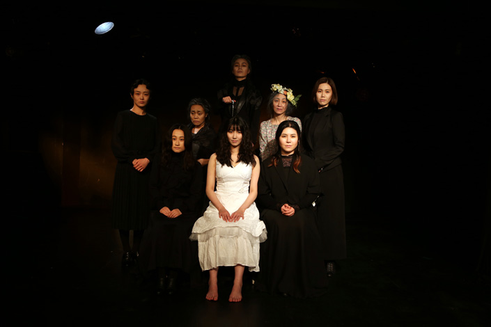 극단 물리 <베르나르다 알바의 집>