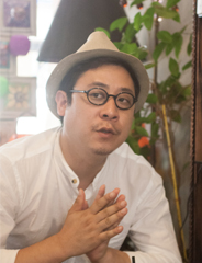 연출가 이대웅