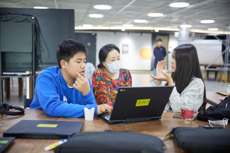 2023 아츠포틴즈LAB 가을워크숍 <육진아TA '무한한 공간 저 너머로!'>_은행조