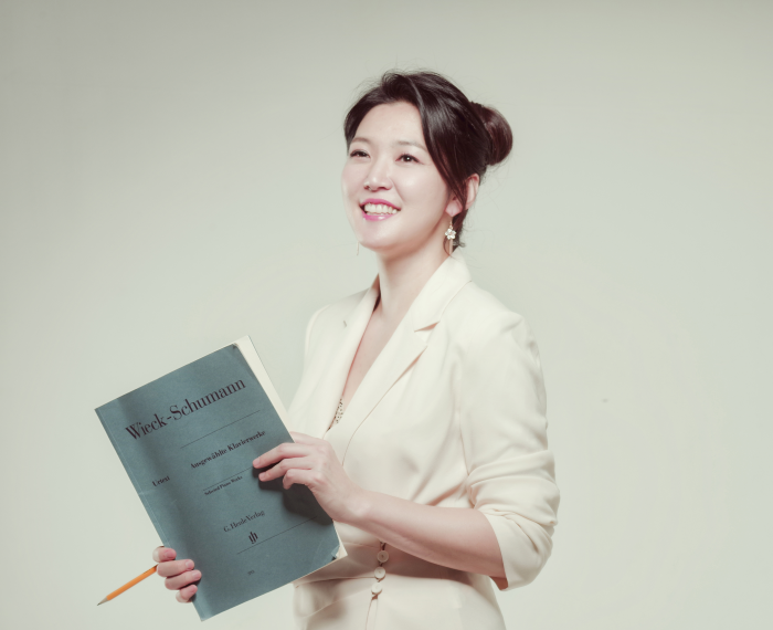 안인모 화이트 프로필.png 이미지