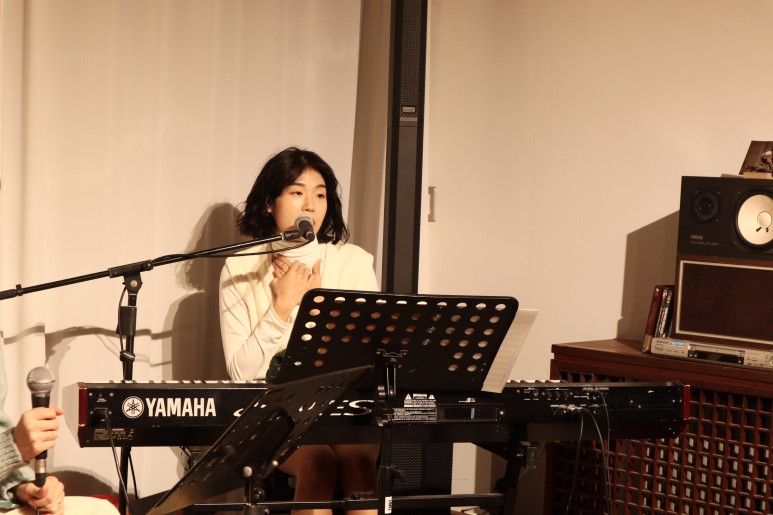 피아노 연주로 시작되는 은은공연2